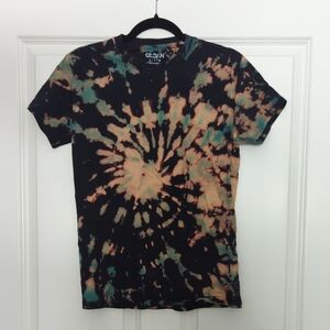 Gildan Tie-Dye T-Shirt in Black, Green, and Tan